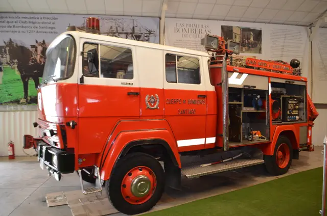 Iveco Magirus carro bomba 1983 (Compania 6, Santiago)