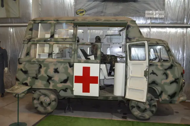Volkswagen Kombi militar - clínica dental/ambulancia 1978