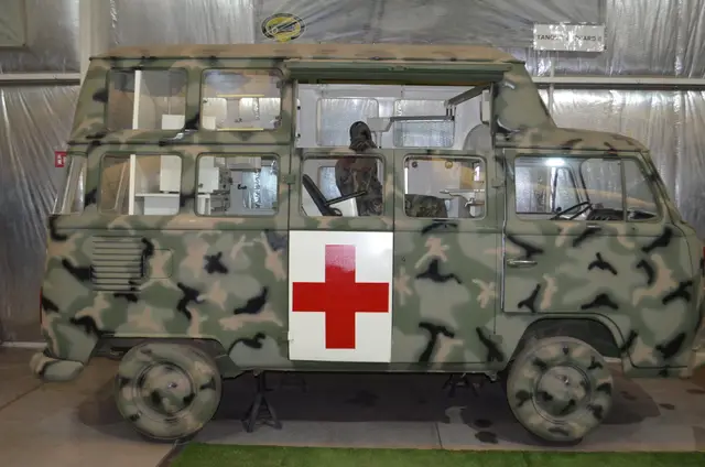 Volkswagen Kombi militar - clínica dental/ambulancia 1978