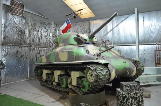 Tanque Sherman M4 1942 (camuflado verde/beige/gris)
