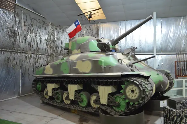 Tanque Sherman M4 1942 (camuflado verde/beige/gris)