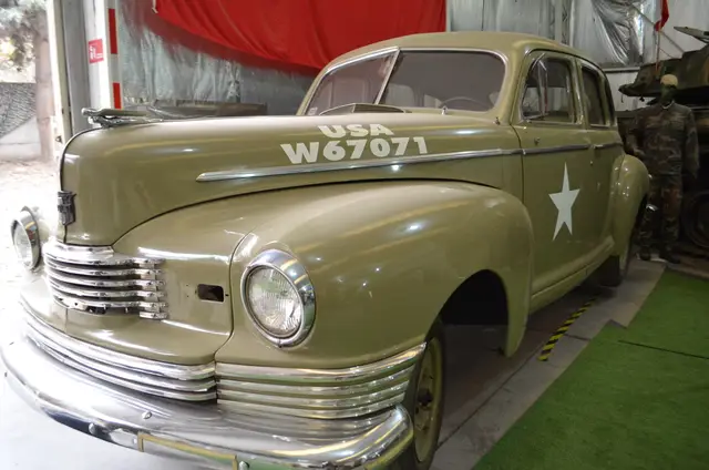 Nash 1942 verde oliva militar (USA W67071)