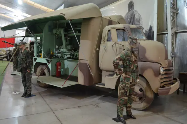 Camion militar Chevrolet Maestranza 1949 (taller movil, cabover)