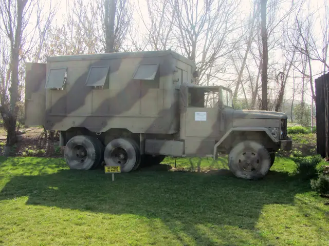 Camion militar REO M35 M109