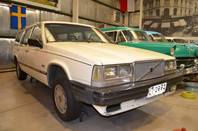 Volvo 740 GLE 1986 (station wagon)