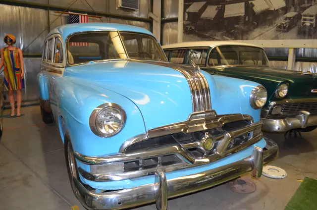 Pontiac sedan celeste (Chieftain, ~1950-52)