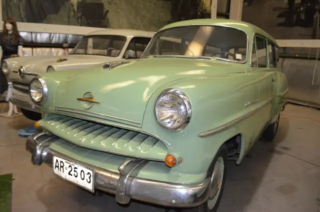 Opel Olympia Rekord 1955, verde menta