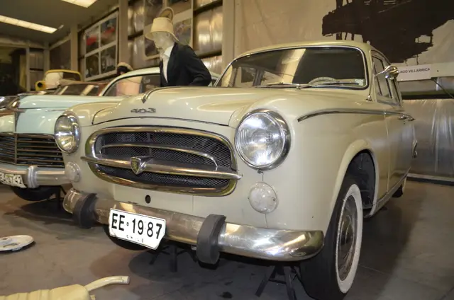 Peugeot 403 1961, crema