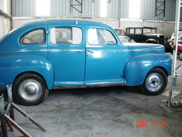 Ford Sedan 1941 (posible Mercury)