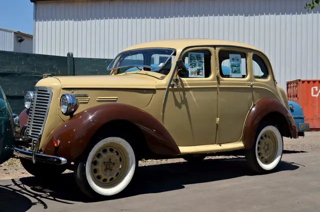 Morris Ten 1946
