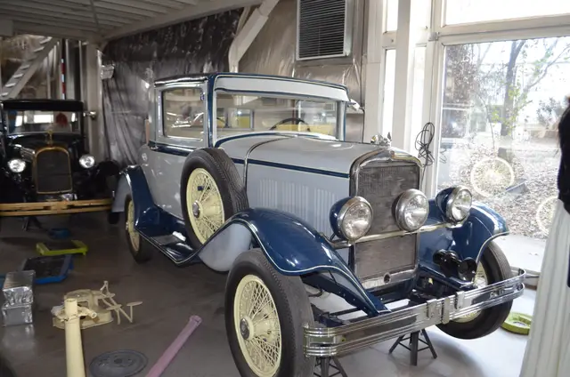 De Soto Coupe 1930 gris-azul (tentativo)