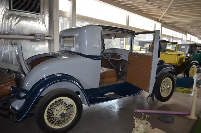 De Soto Coupe 1930 gris-azul (tentativo)