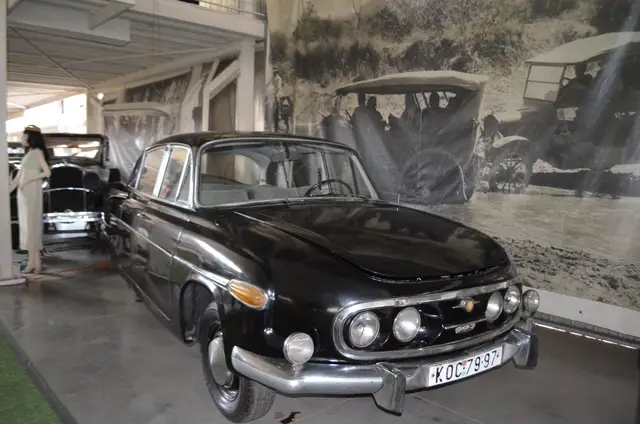 Tatra 603 1973 negro