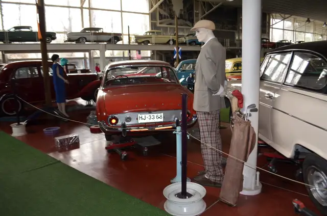 Ford Taunus 17M 1961 (rojo) + salon principal