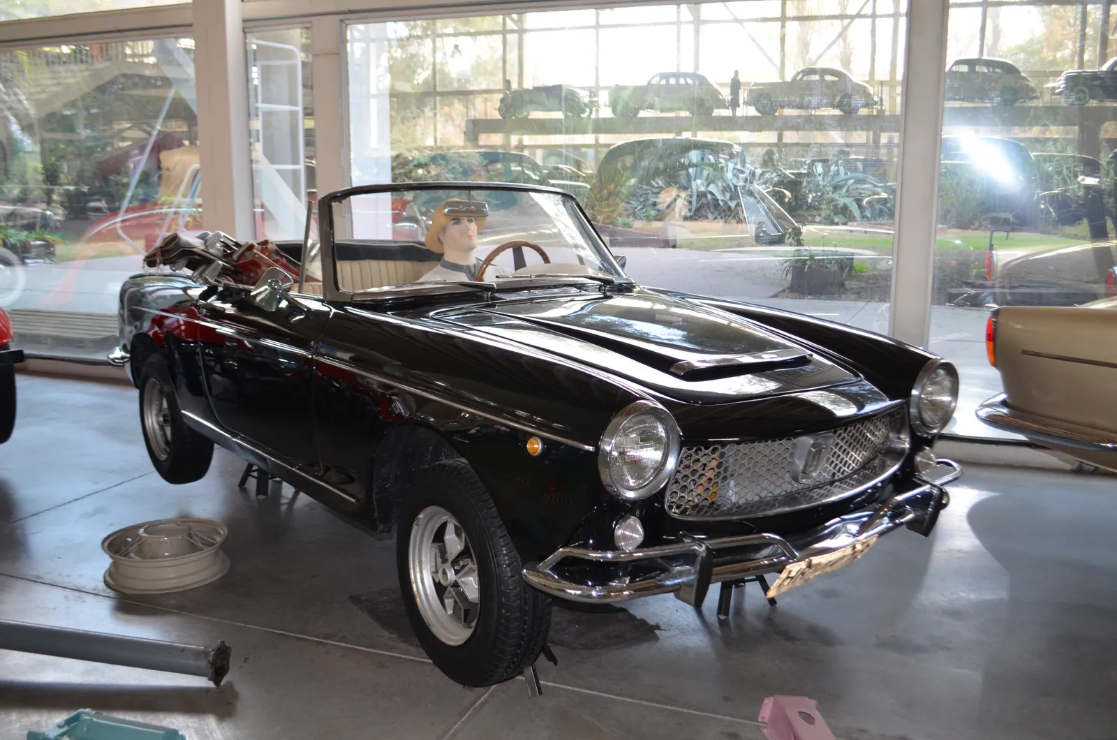 Fiat Spider 1200 1961, negro