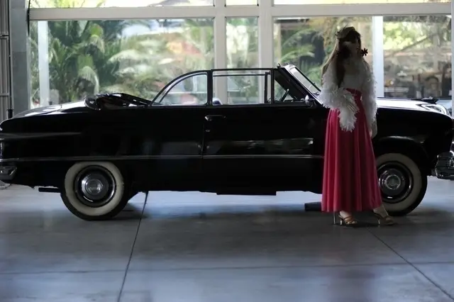 Ford V8 descapotable 1951